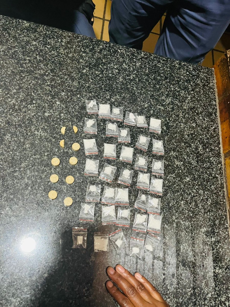 GP_CommSafety's tweet image. Members of the Eldorado Park SAPS and Gauteng Traffic Wardens continue to intensify efforts in the fight against drug related crimes.
While conducting patrols in Extension 2, officers arrested one suspect found in possession of drugs. Later, during patrols in B Section, a…