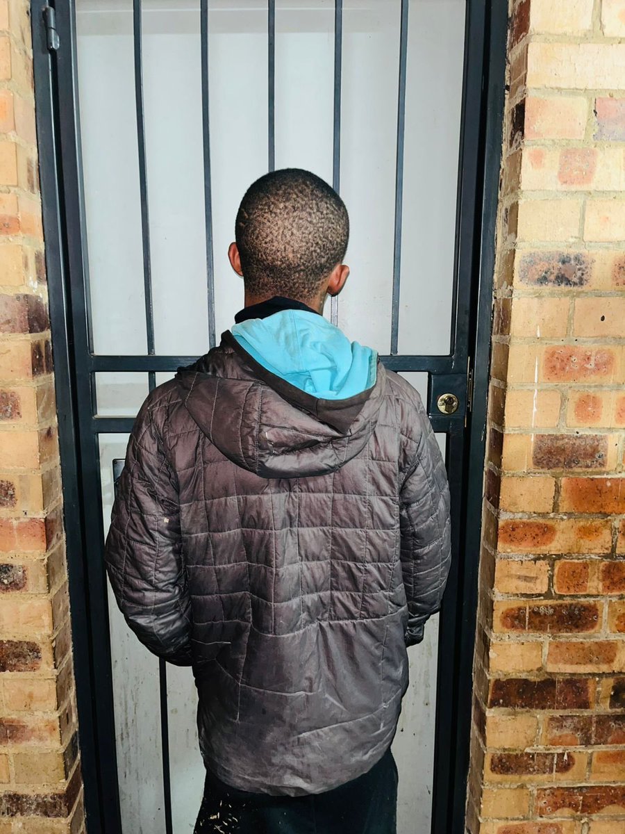 GP_CommSafety's tweet image. Members of the Eldorado Park SAPS and Gauteng Traffic Wardens continue to intensify efforts in the fight against drug related crimes.
While conducting patrols in Extension 2, officers arrested one suspect found in possession of drugs. Later, during patrols in B Section, a…