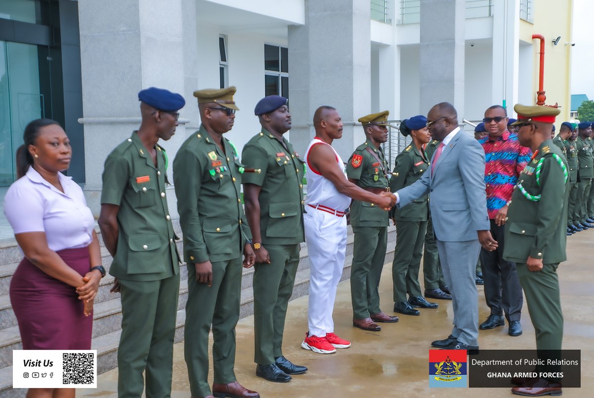 GhArmedForces's tweet image. The Minister for Defence, Honourable Dr Edward Omane Boamah, has paid a working visit to the Ghana Military Academy (GMA) at Whistler Barracks, Teshie, to familiarize himself with the operations of the Academy.
gafonline.mil.gh/news/defence-m…