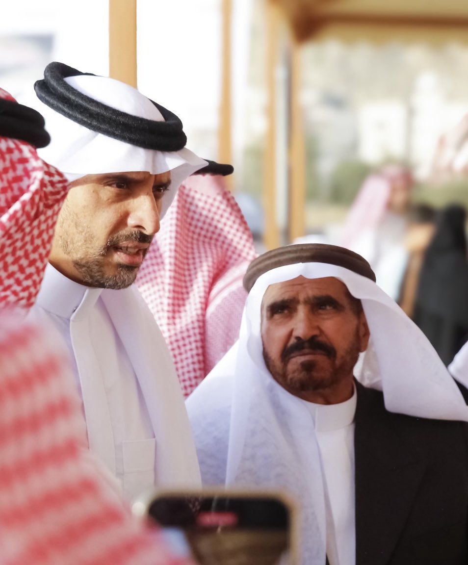 أعلمت أشرف أو أجل من الذي
يبني وينشئ أنفسا وعقولا
