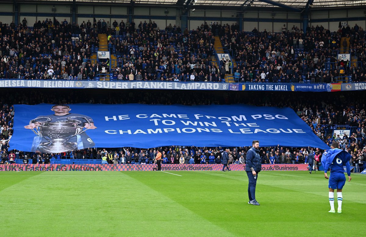 onlyapound's tweet image. Pleased to say that a new design for a Lower Matthew Harding crowd surfer has been approved by the club & I/we involved in its deployment are kindly asking for assistance to fund the purchase
If you can help, please donate via PayPal to lmhbanners@gmail.com
Thank you ๐