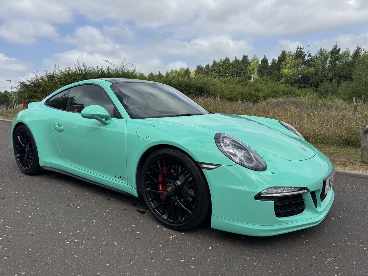 MintyGts's tweet image. De stickered successfully (phew) and back to stock 💚🏁PPF is a wonderful thing!
