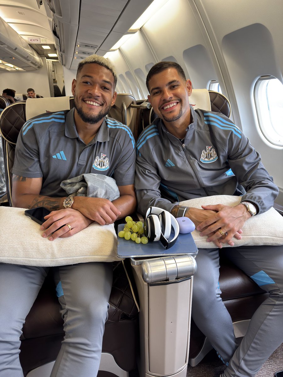 🇸🇬✈️🖤🤍