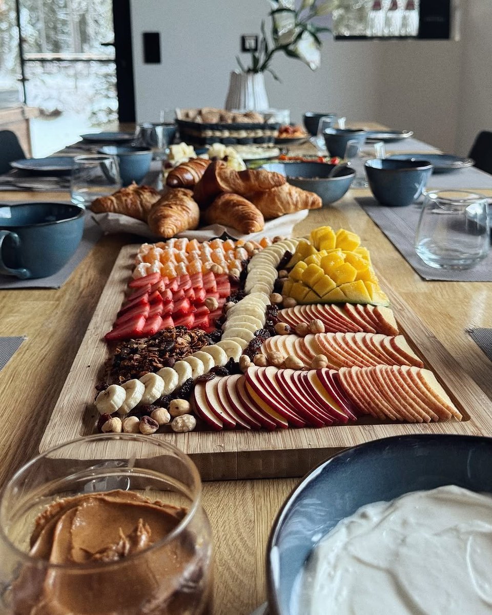 🍷🥐 True luxury is when everything is ready — without you lifting a finger.

🥂 Because your holiday deserves nothing less than exceptional.

📩 Contact us to start planning your tailor-made stay.
#breakfast #wine #Healthylife