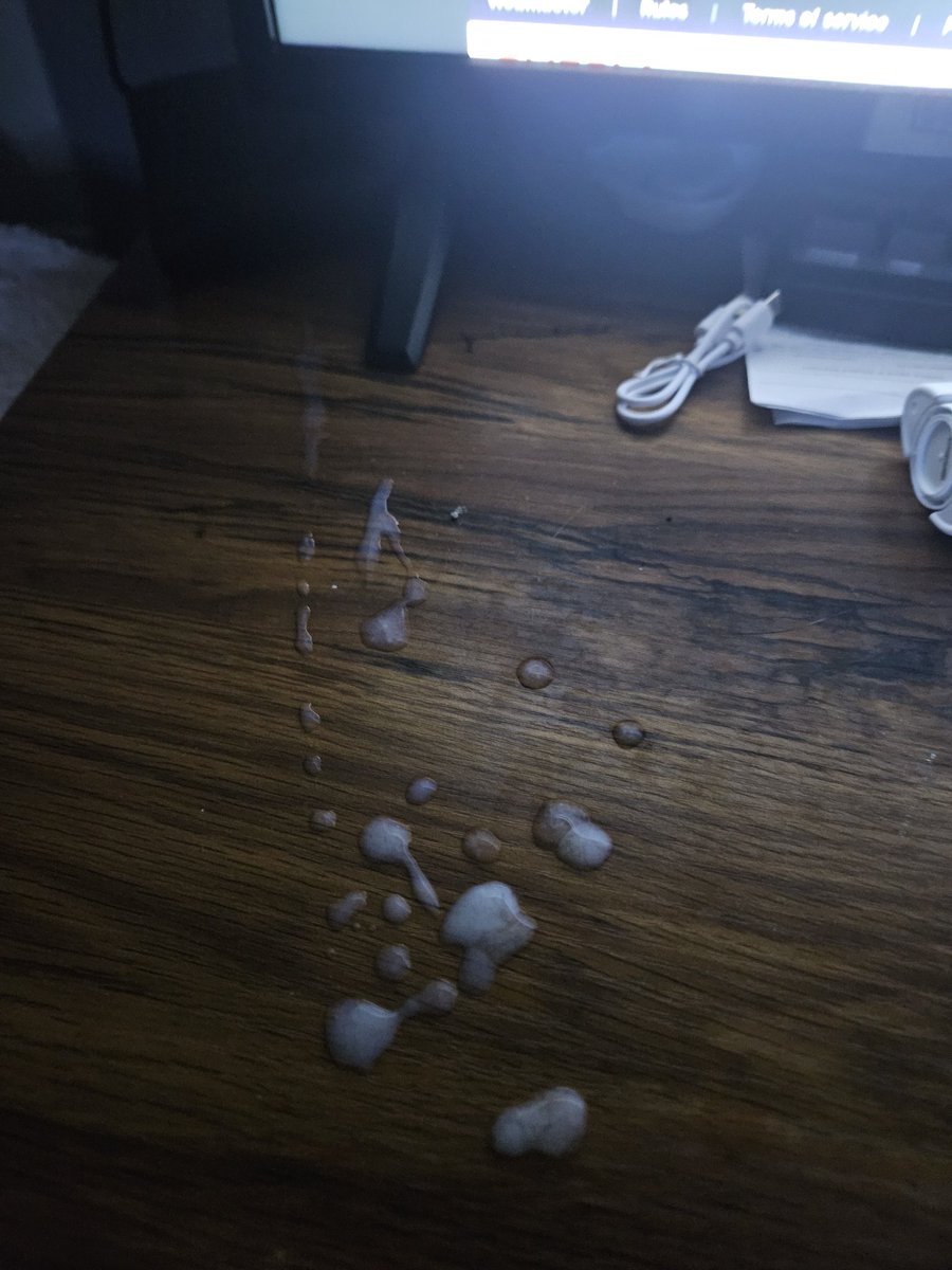 Jake55233's tweet photo. Who wants to clean up this mess? https://t.co/KnzbZ0PKdK