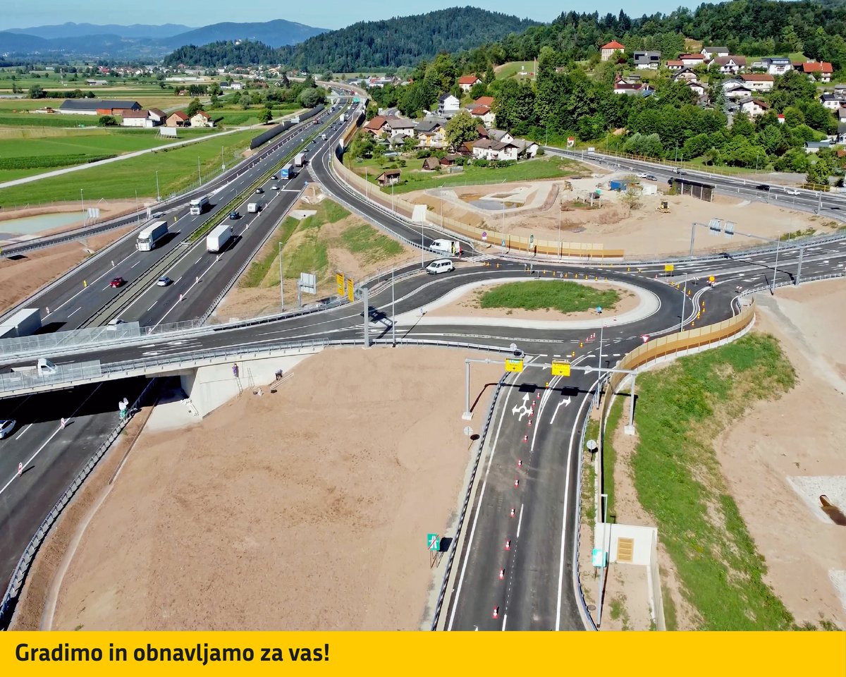 𝐎𝐝𝐩𝐫𝐭𝐣𝐞 𝐩𝐫𝐢𝐤𝐥𝐣𝐮č𝐤𝐚 𝐃𝐫𝐚𝐠𝐨𝐦𝐞𝐫 ✅
Danes v popoldanskih urah bo za promet odprt novozgrajeni priključek Dragomer na primorski avtocesti A1 med Brezovico in Vrhniko, ki bo razbremenil lokalne ceste in prispeval k večji pretočnosti prometa, zlasti v času konic.