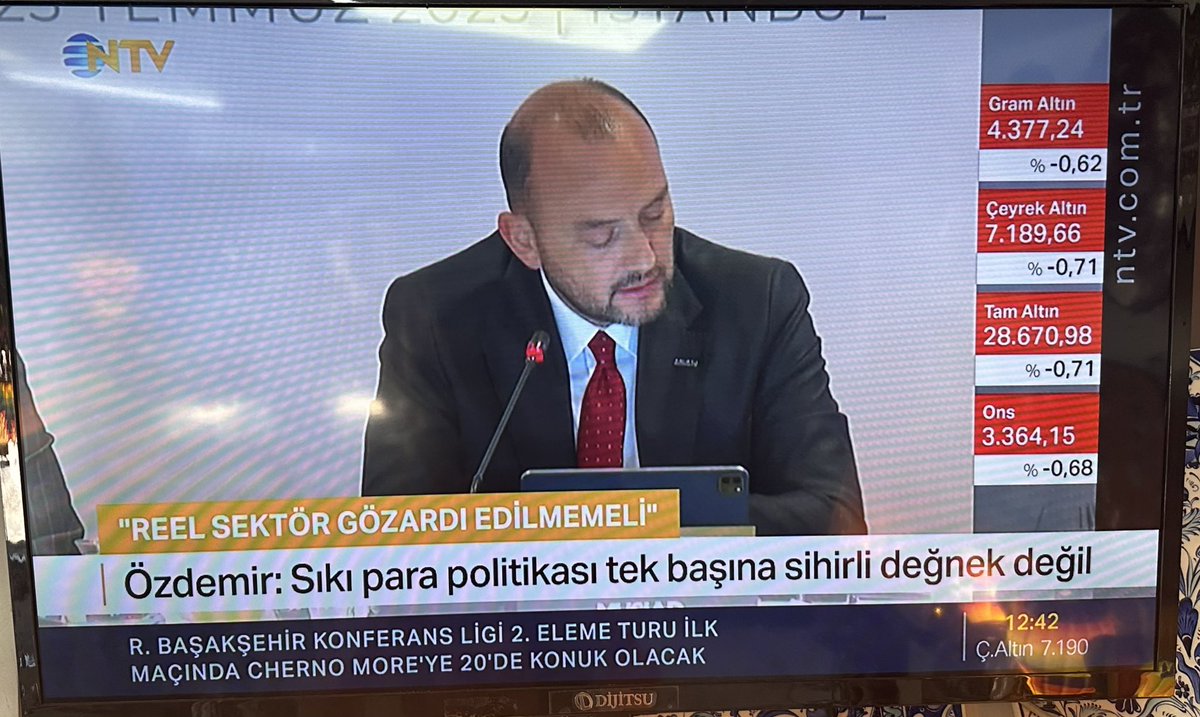 Murat ÇOPUR (@mcopurr) on Twitter photo Sn. <a href="/BurhanOzdemirTR/">Burhan Özdemir</a> Başkanım , esnafın içinde bulunduğu durumu, herkesin anlayacağı sade bir dille gayet özetlemiş.
👏🏻👏🏻👏🏻
#Müsiad Sn. <a href="/BurhanOzdemirTR/">Burhan Özdemir</a> Başkanım , esnafın içinde bulunduğu durumu, herkesin anlayacağı sade bir dille gayet özetlemiş.
👏🏻👏🏻👏🏻
#Müsiad
