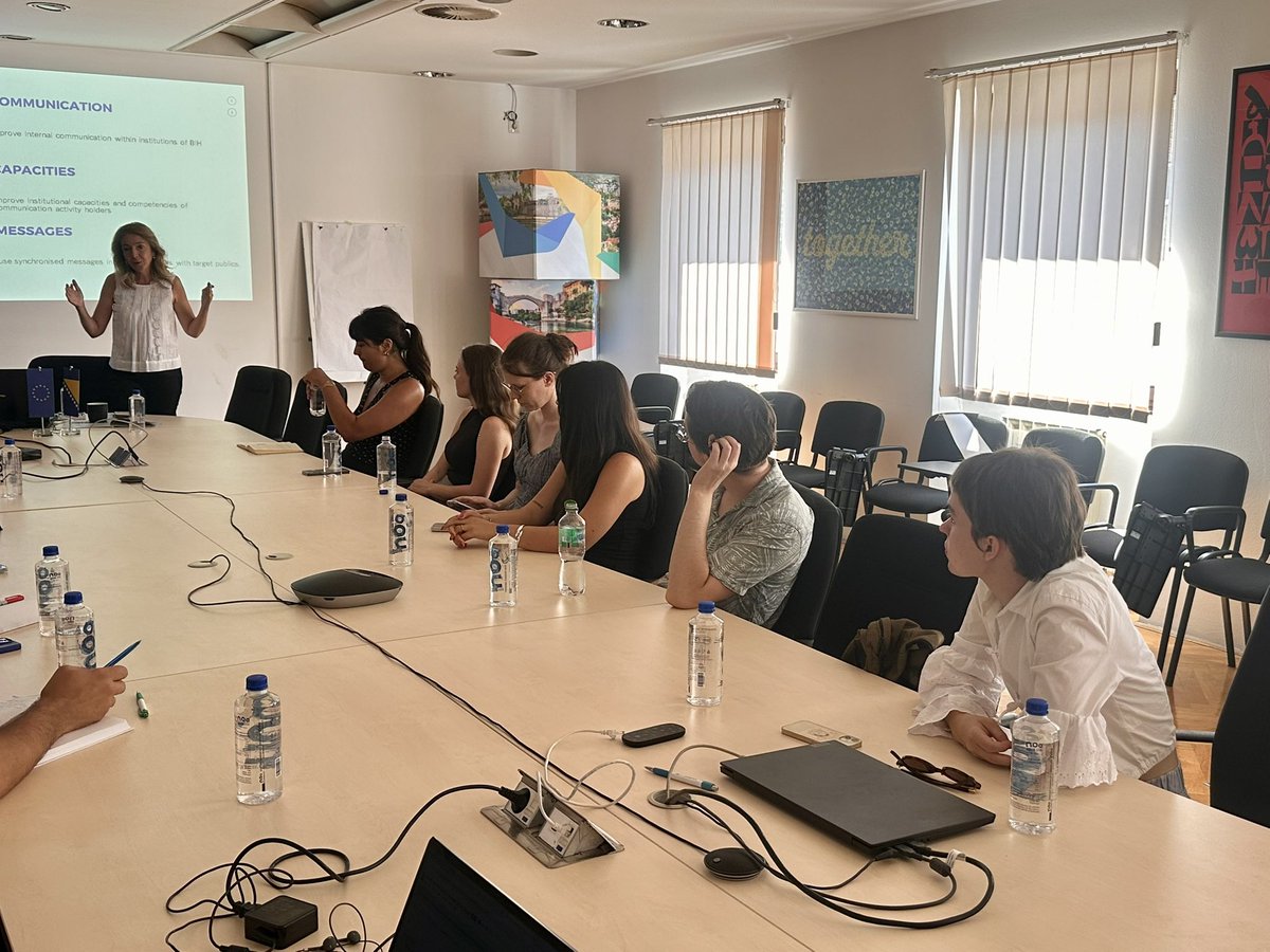 U Direkciji za evropske integracije, na inicijativu i u saradnji s organizacijom Humanity in Action, razgovarali smo s učesnicima međunarodnog The Sarajevo Fellowship programa o razmjeni ideja i pogledu na budućnost 🇪🇺🌍