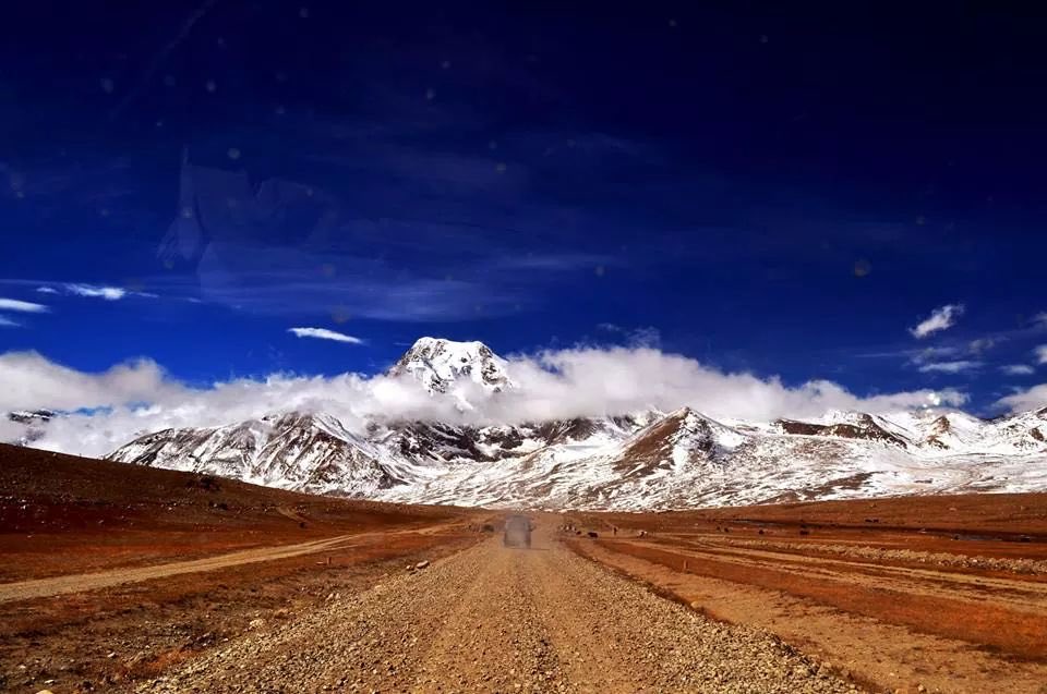 fromsamslens's tweet image. #AlphabetChallenge #WeekDforDrivetime 

Country roads ….
Take me home ….
To the place …. I belong 
😊