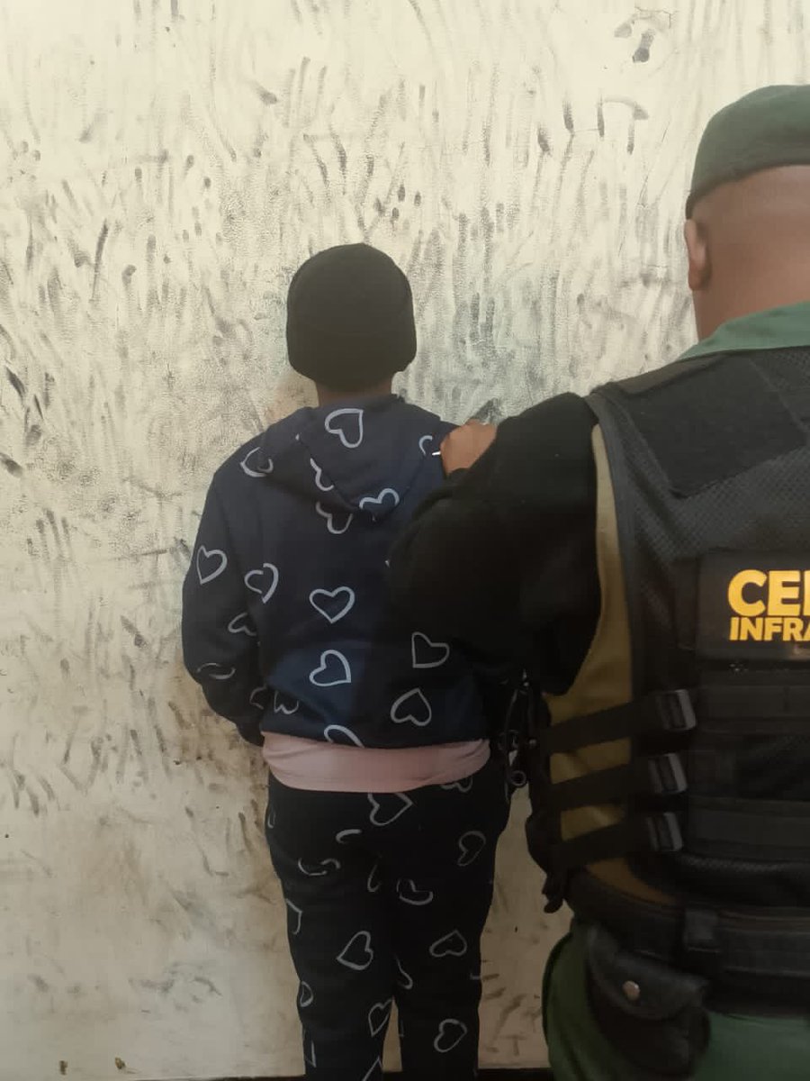GP_CommSafety's tweet image. Members of the Gauteng Traffic Police and Gauteng Traffic Wardens Essential Infrastructure Task Team (Central Corridor) responded to a callout from Rentrack following a vehicle hijacking that occurred in the early hours of Tuesday morning in Zola.
The vehicle was tracked at a…