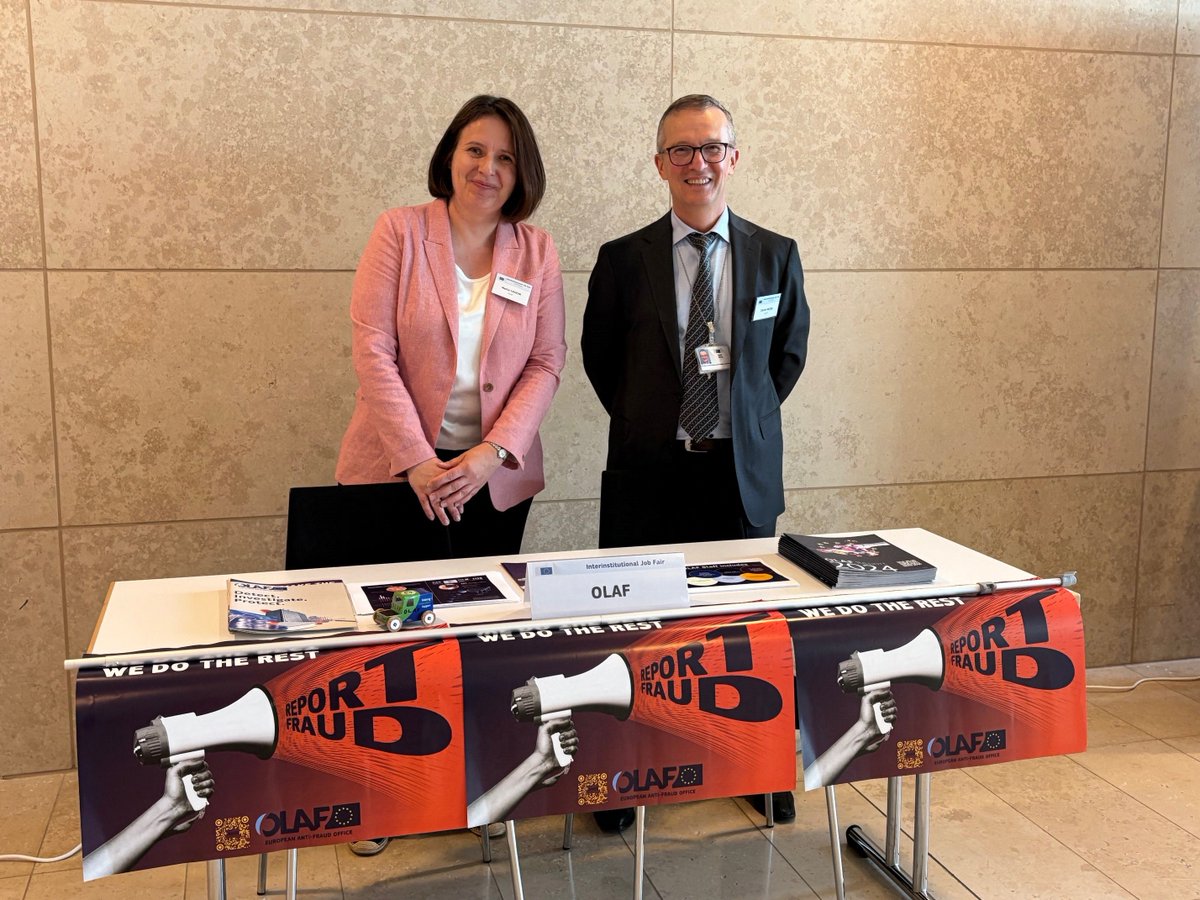 European Anti-Fraud Office (OLAF) (@euantifraud) on Twitter photo OLAF took part in the Interinstitutional Job Fair, organised by the <a href="/EU_Commission/">European Commission</a> Bluebook trainees in Luxembourg. Our representatives spoke to around 100 trainees, explaining what OLAF does, who we work with & recruitment opportunities.
Bluebook info 👉 europa.eu/!YNDggC OLAF took part in the Interinstitutional Job Fair, organised by the <a href="/EU_Commission/">European Commission</a> Bluebook trainees in Luxembourg. Our representatives spoke to around 100 trainees, explaining what OLAF does, who we work with & recruitment opportunities.
Bluebook info 👉 europa.eu/!YNDggC