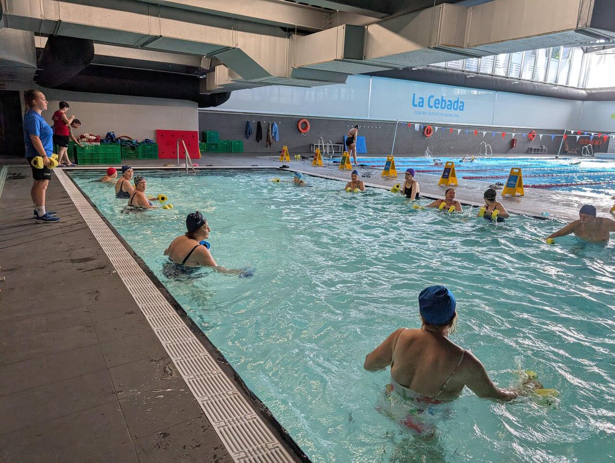 JMDCentro's tweet image. 🏊Ponemos en marcha iniciativas para atender a nuestros mayores este verano, como jornadas de aquagym en las piscinas municipales.
El concejal @seguragc ha visitado las que se celebran en el CDM La Cebada. También hay el CDM San Antón.
👉informate.madrid.es/kej4c4