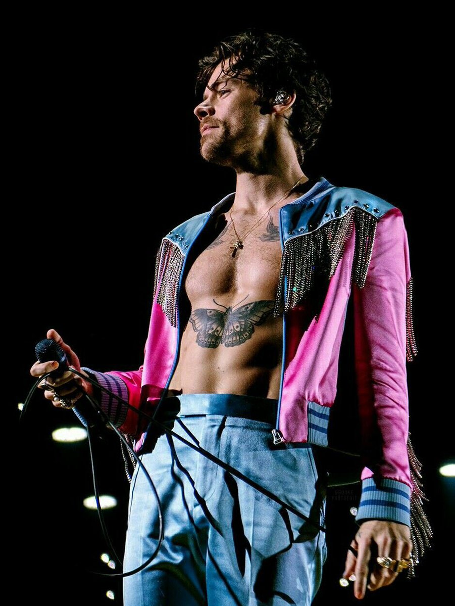 LTHSOURCE's tweet image. ❤️| In a recent podcast, Kodi (Harry’s drummer for LOT), talked about his experience with him on tour.
He mentioned that Harry was the most humble person he knew, incredibly kind and that his folks were giving him time as the grief of Liam’s passing had affected him a lot.
