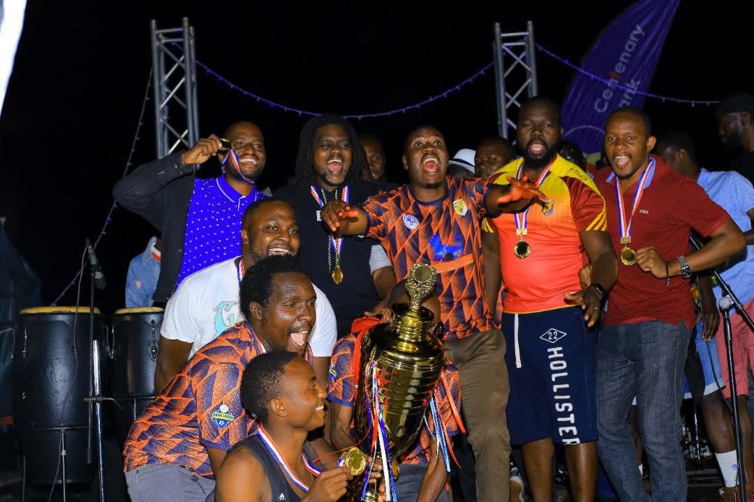 MwiriLeague's tweet image. Throwback Thursday 📸
Throwing it back to the moments of @MUNHIGA Class of 2002, who brought home the crown as overall winners of #ML3 in 2021 ⚽️🏏 🏆 The joy and excitement radiating from the team say it all 💪 this victory was not just about the trophy, but about teamwork,…