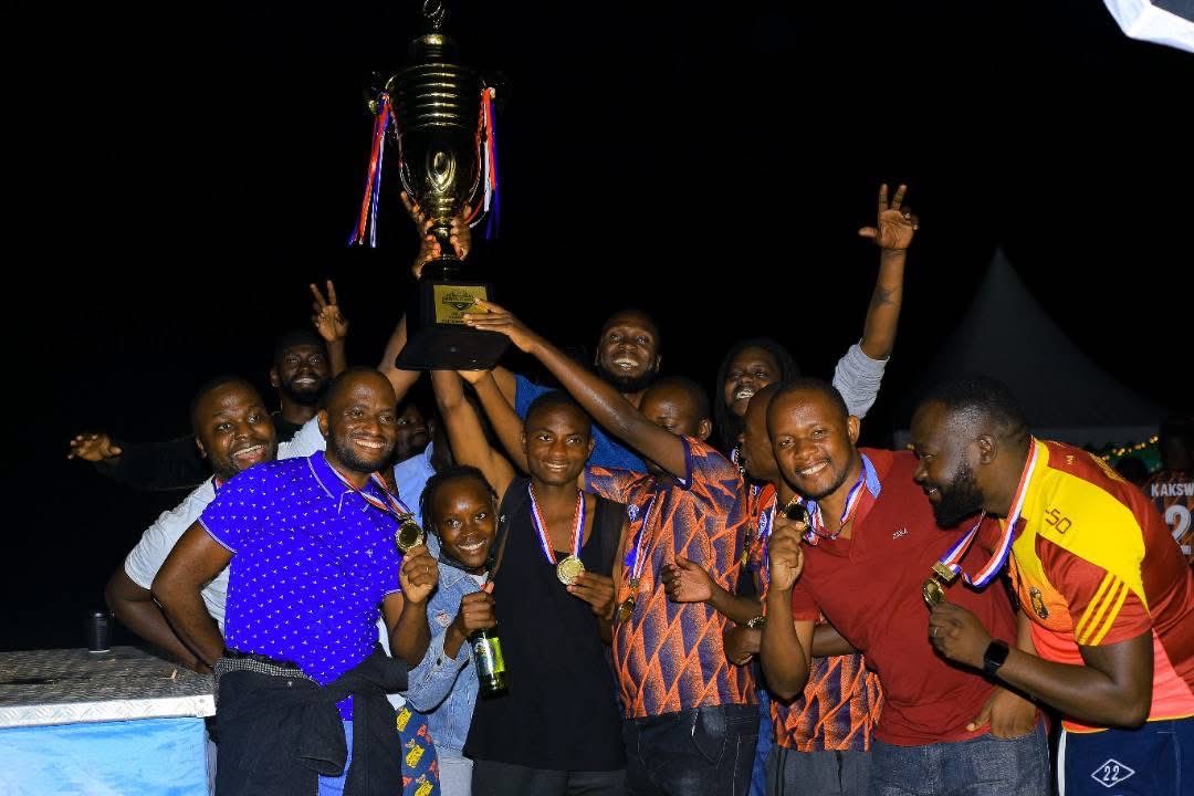 MwiriLeague's tweet image. Throwback Thursday 📸
Throwing it back to the moments of @MUNHIGA Class of 2002, who brought home the crown as overall winners of #ML3 in 2021 ⚽️🏏 🏆 The joy and excitement radiating from the team say it all 💪 this victory was not just about the trophy, but about teamwork,…