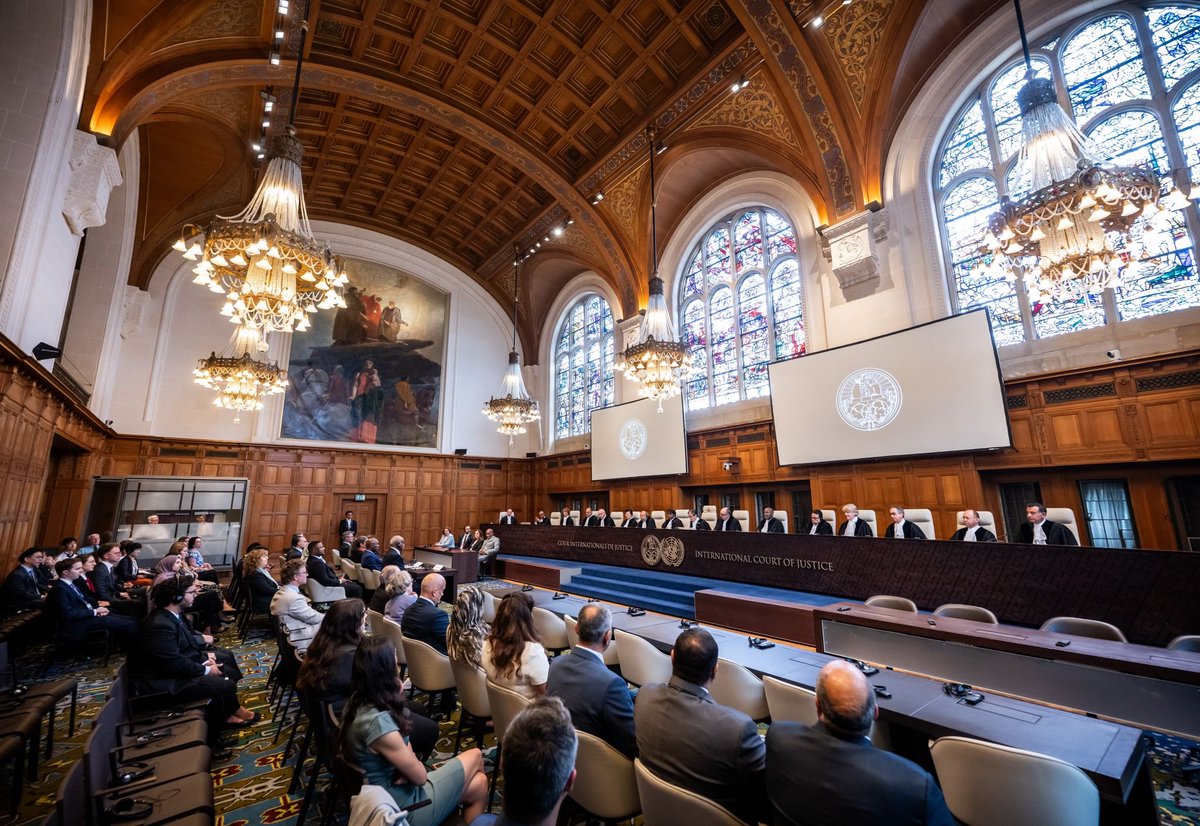 CIJ_ICJ's tweet image. MULTIMEDIA: Photos and videos of the swearing-in ceremony of Judge Mahmoud Daifallah Hmoud, a new Member of the #ICJ, held yesterday, are available here go.icj-cij.org/3TWfgzl