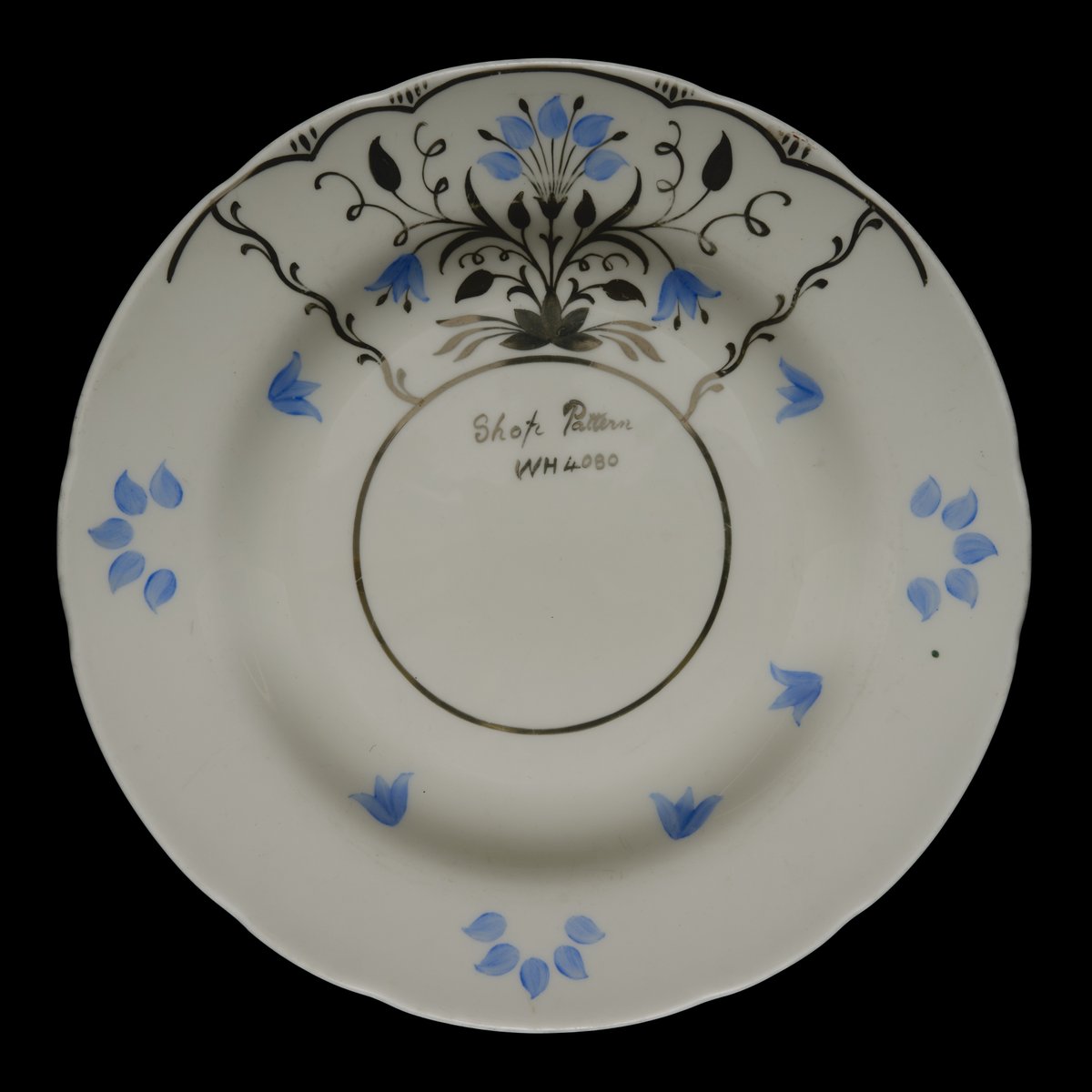 Want to take a look behind the scenes at the V&amp;A Wedgwood Collection? We’re offering a unique opportunity to get up close with objects. 
Our curatorial team will guide you through each object, sharing stories about the people behind the pots.  Book here: worldofwedgwood.com/content/curato…