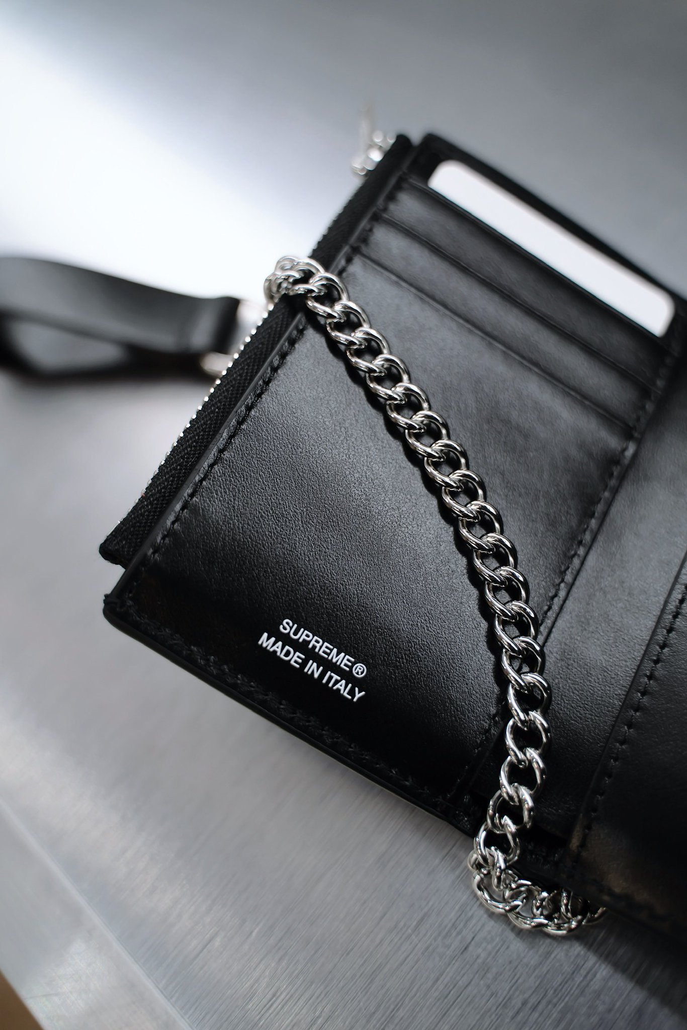 小物 Supreme Leather Chain Wallet Supreme Leather Chain Wallet (SS25) - $198