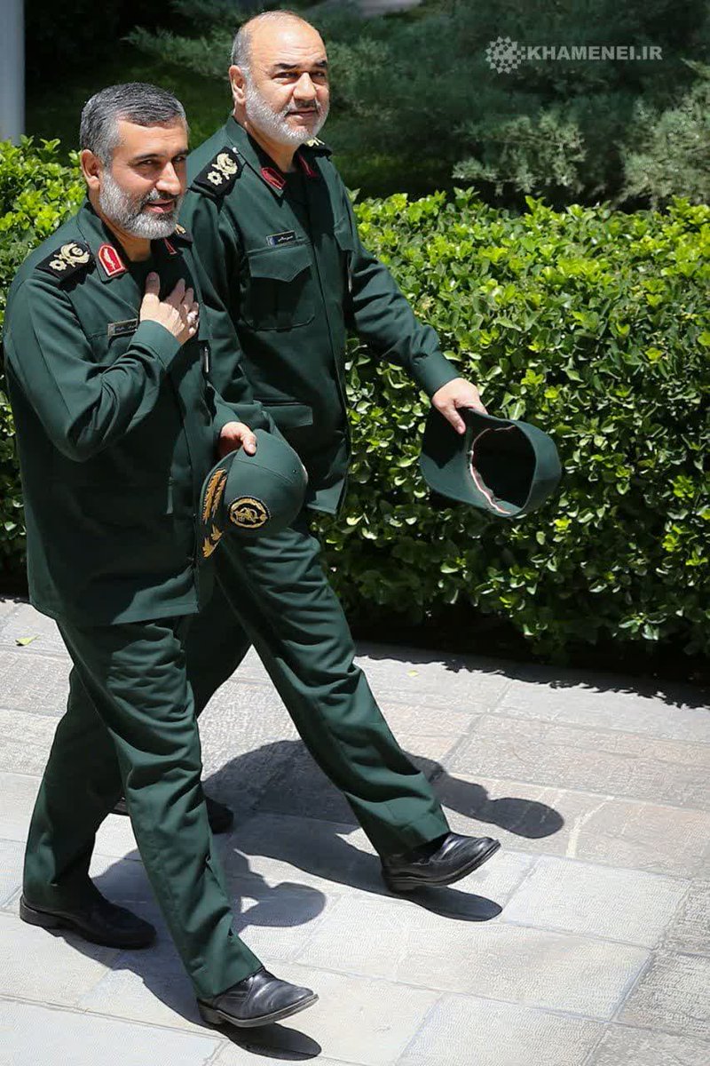 noogh_ir's tweet image. ایران خیمه امام حسین نشان دهنده ی این است که ما سر میدهیم ولی هرگز تن به ذلت و خواری نمی دهیم.
#حب_الحسین_یجمعنا
#اتحاد_حسینی