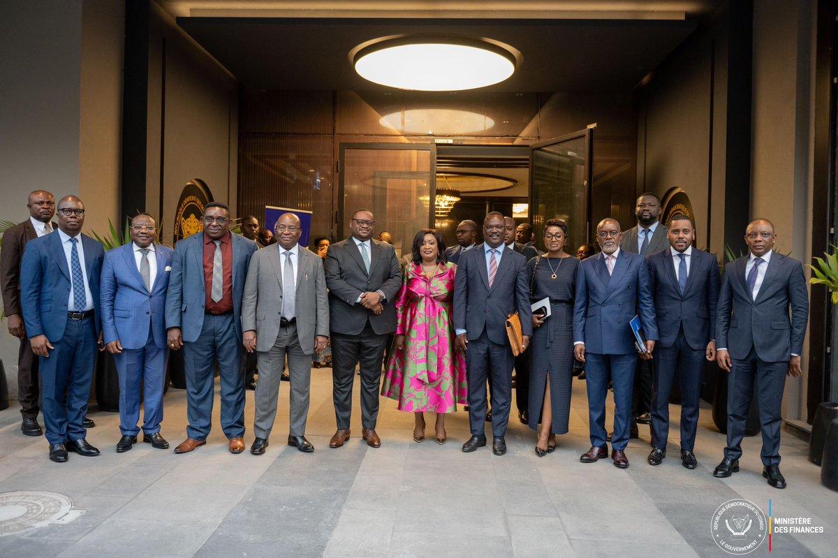 rkitsita's tweet image. #RDC: Le Ministre des Finances @Likunder a lancé le Comité de pilotage chargé de suivre la mise en œuvre du compte unique du Pouvoir central. Cette réforme vise à centraliser les ressources de l’État, améliorer la visibilité des flux financiers, renforcer la gouvernance…