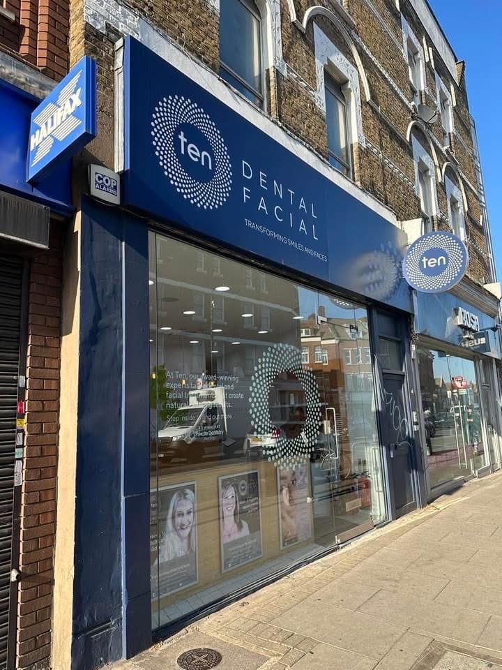 tootingnewsie's tweet image. Looking for a new local dentist? Located at 156 #Balham High Road, @tendentalfacial offer general, family, cosmetic & implant dentistry. They're open late evenings & welcoming new patients of all ages to the clinic!
Full info: WhatsApp 07907 366 397 / tendental.com