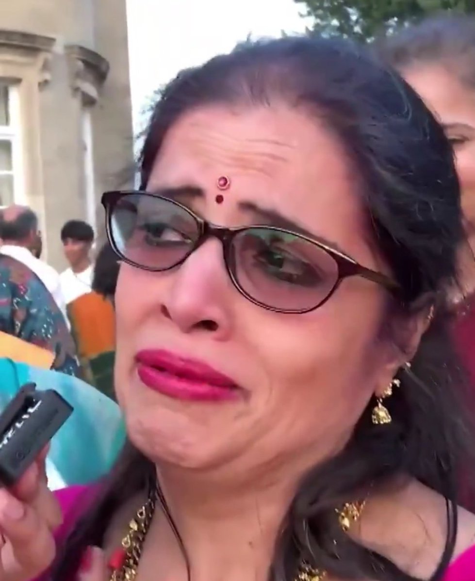 RevatiSharma15's tweet image. Typical gujju traitor na desh k na videsh k