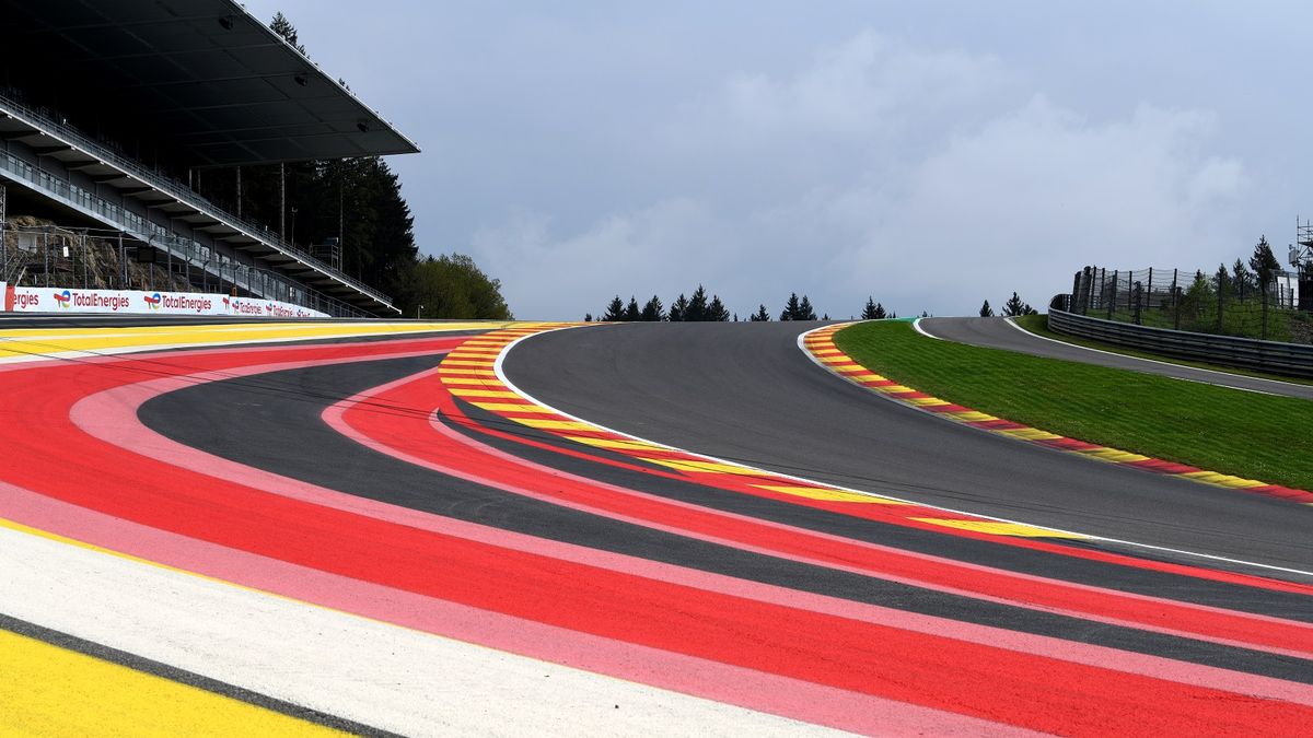 Franco Colapinto se enfrenta a Eau Rouge, la curva más temida de la Fórmula 1 mdzol.com/deportes/franc…