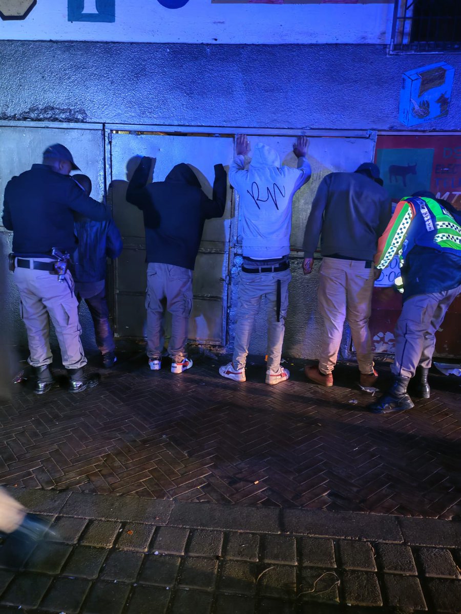 PublicSafetyMMC's tweet image. ♦️IN PICTURES ♦️
The Public Safety Department, via JMPD, is actively executing stop-and-search operations across the Inner City. This targeted crime prevention initiative aims to deter criminality and reinforce law enforcement visibility. Individuals found in possession of…