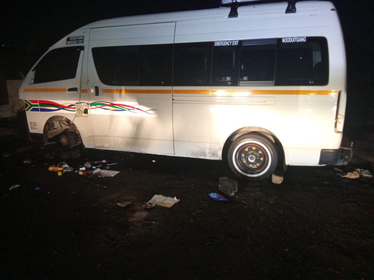 PublicSafetyMMC's tweet image. ♦️IN PICTURES ♦️
JMPD Region F1 officers successfully recovered a stolen white Toyota Quantum at the intersection of City & Suburban Street and Maritzburg Road, within Ward 61. The vehicle was found abandoned and partially stripped, missing three wheels and several interior…