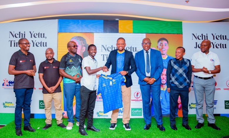 DAR ES SALAAM: In a remarkable initiative aimed at promoting national pride, Deputy Minister of Culture, Arts, and Sports, Hamis Mwinjuma, has called for the adoption of Taifa Stars jerseys, as official office attire.

Read more on:dailynews.co.tz/mwinjuma-backs…