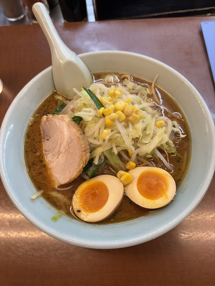 子供の頃から食べてたラーメン🍜
実家に帰った時
ツイツイ行っちゃうんだよな〜

濃い味で私にとっては
最高に美味い☆彡

昔から、変わらない味👅
食べ過ぎて太っちゃった👨
(自己責任)

見た目もワイルド‼️
ボリューム満点💯

何処のラーメン屋さんか
当てられるかな笑

#BIGディッパー