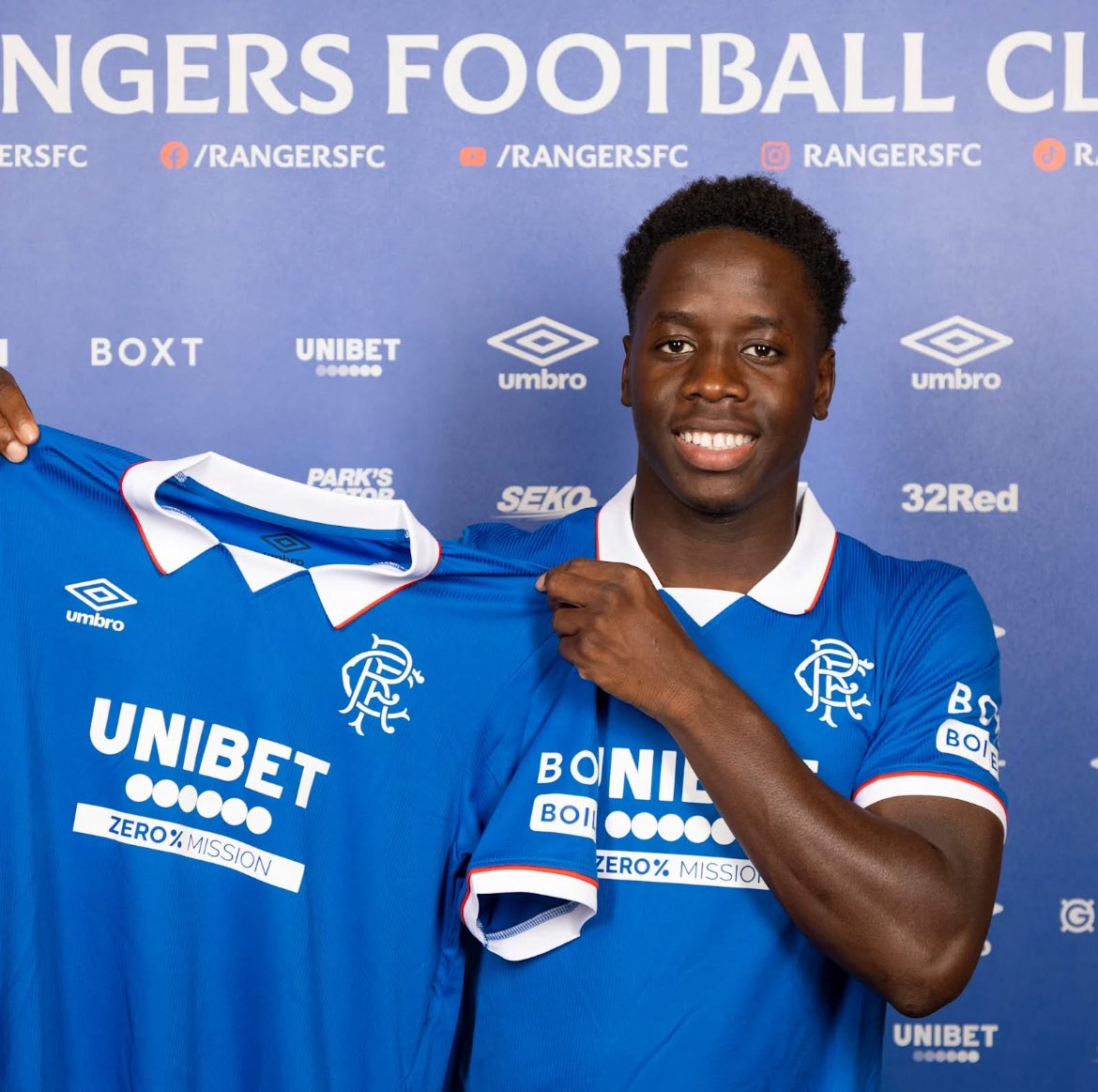 AHJournalism_'s tweet image. A Rundown on Rangers new star man ⭐ 🪄 🇫🇷
Djeidi Gassama - (🧵)
#swfc | #rangers | #football | #ParisSaintGermain | #ScottishFootball |
❤️ + ♻️