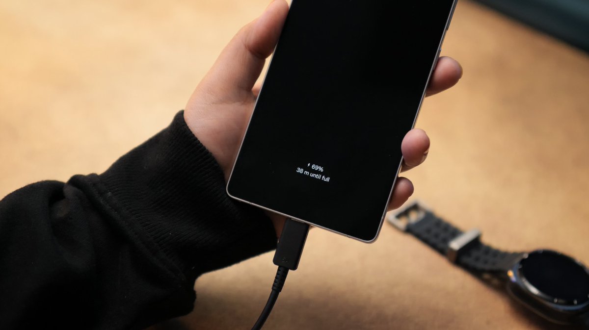 Samsung Galaxy S26 Ultra is gearing up to feature 60W fast charging, according to <a href="/UniverseIce/">PhoneArt</a>