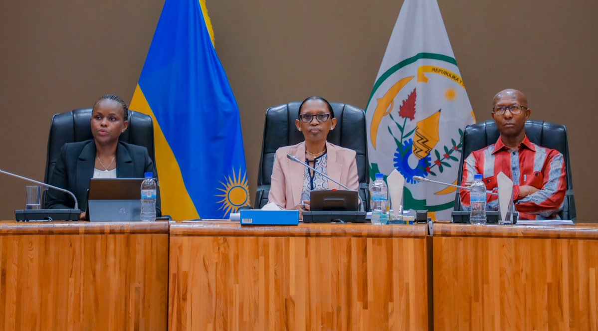 RwandaParliamnt's tweet image. Inteko Rusange y’Umutwe w’Abadepite yemeje itegeko rigenga imirimo y'ubuhanga mu guhanga inyubako, iy'ubuhanga mu by'ubwubatsi n'iy'ubuhanga mu kubara, kugena no kugenzura ingano y'ibintu n'ibiciro mu bwubatsi.