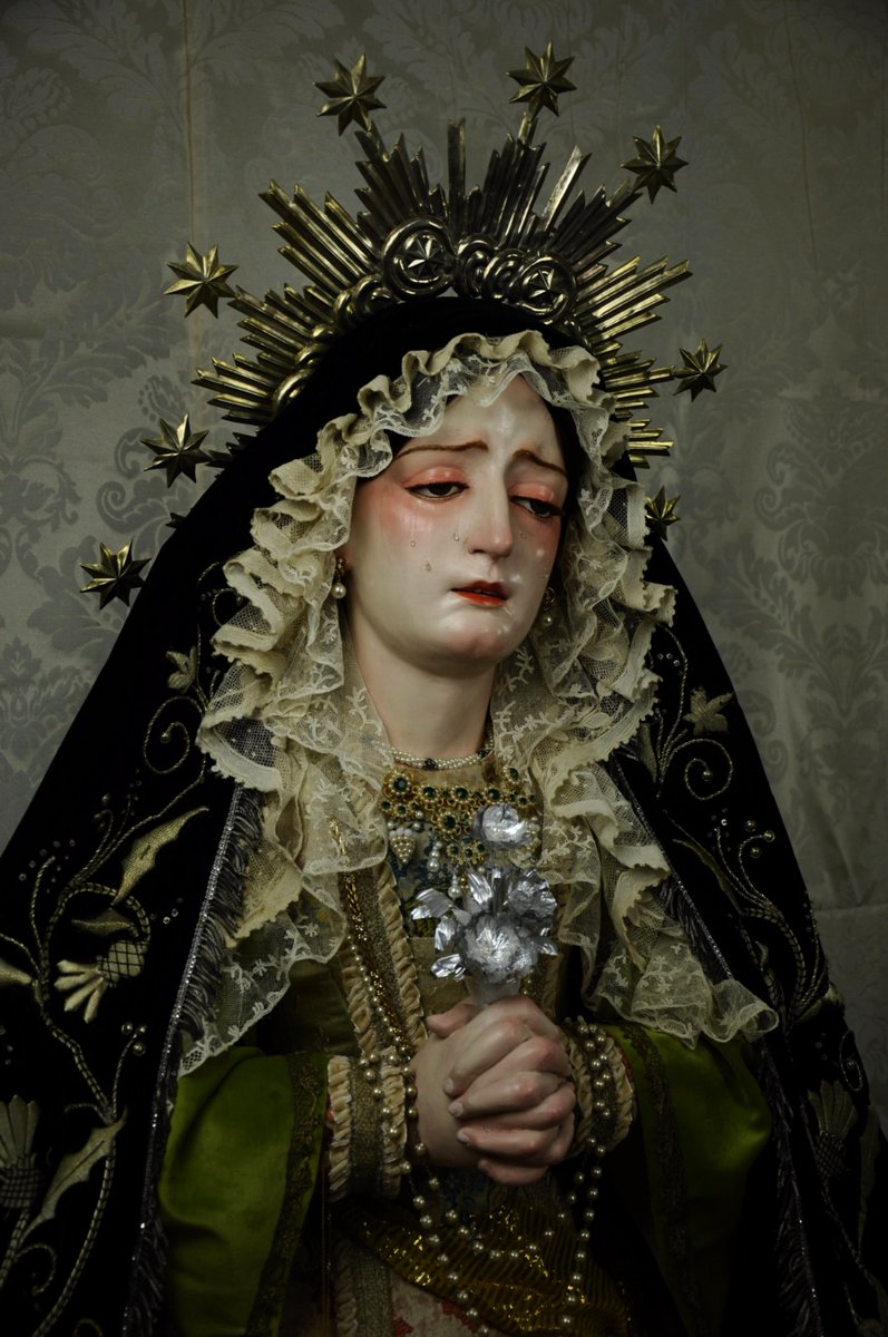 NUEVA OBRA

Os muestro esta nueva pieza salida desde mi taller, Ntra. Sra. del Perpetuo Socorro.

Se trata de una imagen de 150cm de la Santísima Virgen, modelada en terracota con cuerpo, articulaciones y devanadera en madera, todo ello policromado al óleo.
#CofradiasMLG