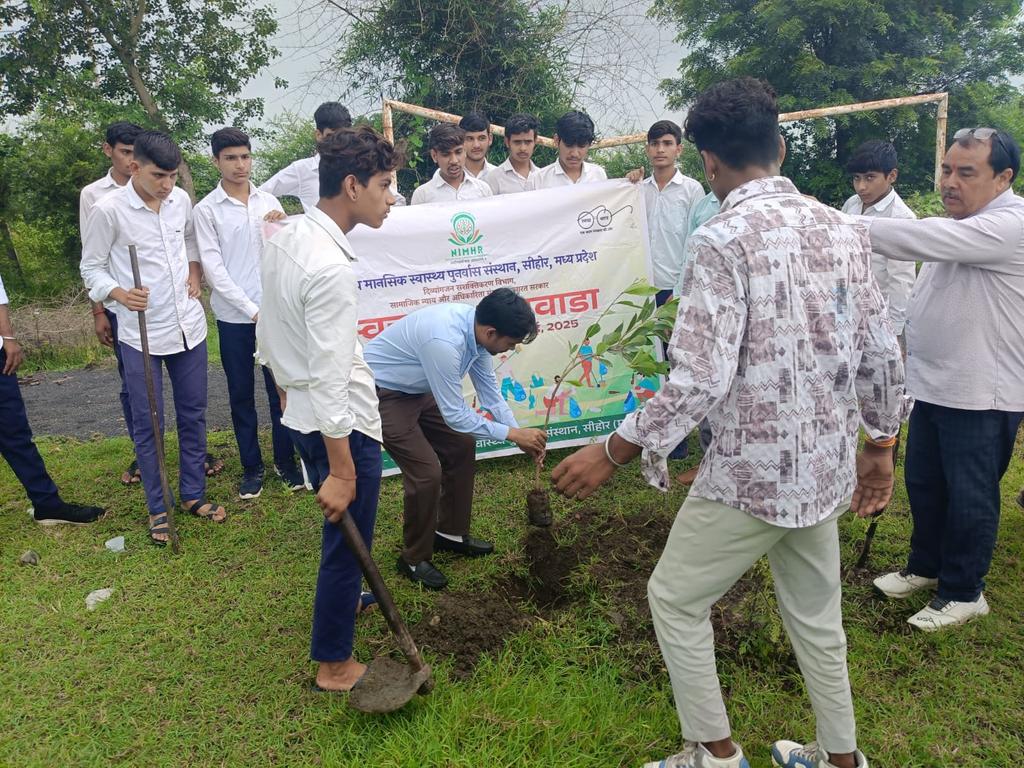 The Swachhta Pakhwada Camp By NIMHR Sehore at Govt.H.S.school Dhamanda Sehore 23/07/2025 conducted with the objective of promoting cleanliness, environmental sustainability, and mental health awareness .
<a href="/MSJEGOI/">Ministry of Social Justice & Empowerment, GOI</a>
<a href="/socialpwds/">Divyang Empowerment</a>
#NIMHR
#CommunityOutreach