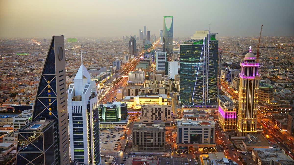 MadeinSaudi's tweet image. تعزيزًا لتوطين الصناعات الدفاعية، أبرمت شركة @SAMIDefense ثلاث اتفاقيات كبرى مع شركات تركية رائدة لتصنيع الأنظمة الأرضية بالمملكة، تشمل:
• نقل تقنية وتصنيع العربات العسكرية
• العربات القتالية وأبراج الأسلحة
• أنظمة الأبراج القتالية
• يبدأ التشغيل في الربع الرابع 2025