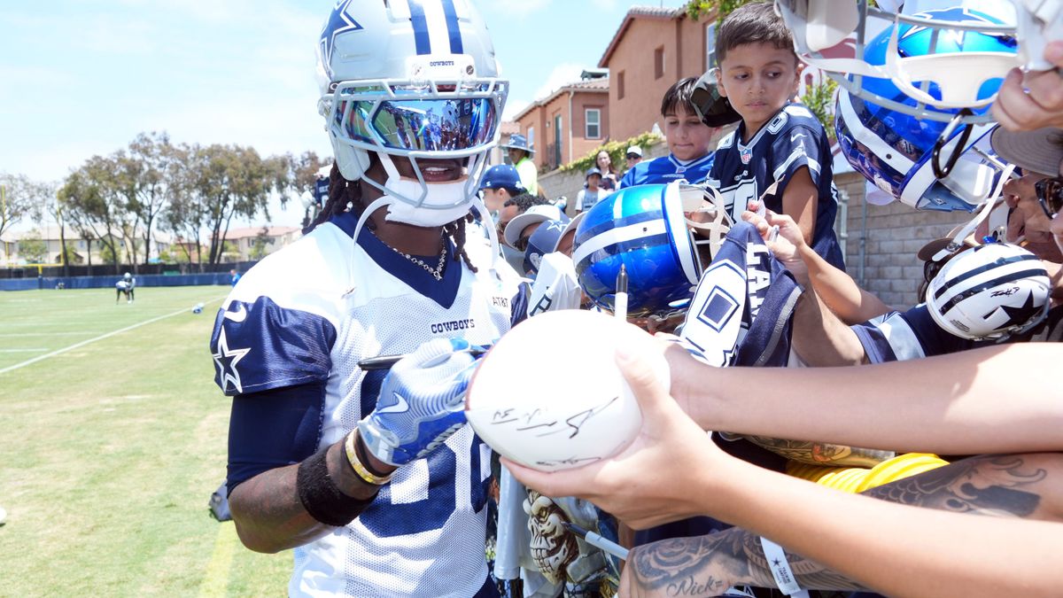 TheCowboysWire's tweet image. Cowboys Headlines: CeeDee Lamb, George Pickens debut new TD celly; fight mars practice cowboyswire.usatoday.com/story/sports/n…