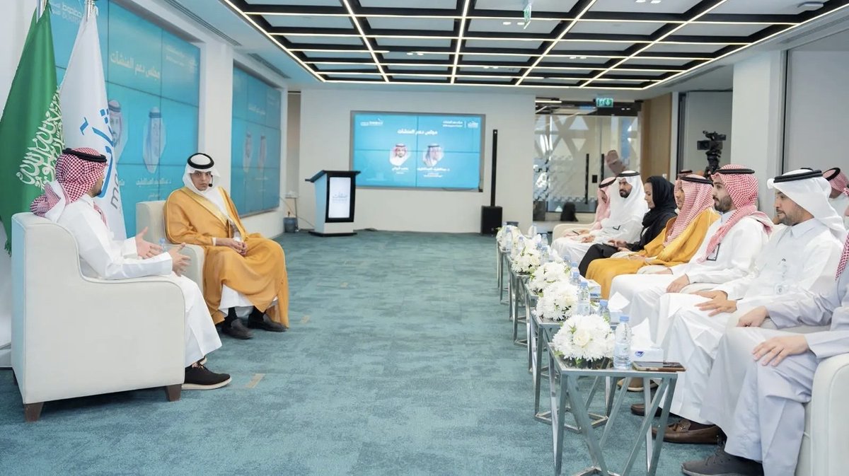 MadeinSaudi's tweet image. قطاع الإعلام في السعودية يشهد تحولًا رقميًا يفتح آفاقًا جديدة أمام المنشآت، وفقًا لـ @Gmedia_SA:
• رخصة “موثوق” تعزز الثقة وتنظم سوق المؤثرين
• ريادة المملكة في البودكاست وتنظيمه عبر برامج تدريبية
• أسبوع الإعلام والتسويق بمشاركة 70 جهة
• إطلاق مبادرات لتوفير بيانات دقيقة