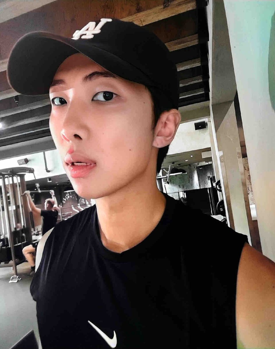 UGonnaBeHappy_'s tweet image. Pacar kamu ada berapa sih? Banyak banget yang ngaku pacar kamu 😠