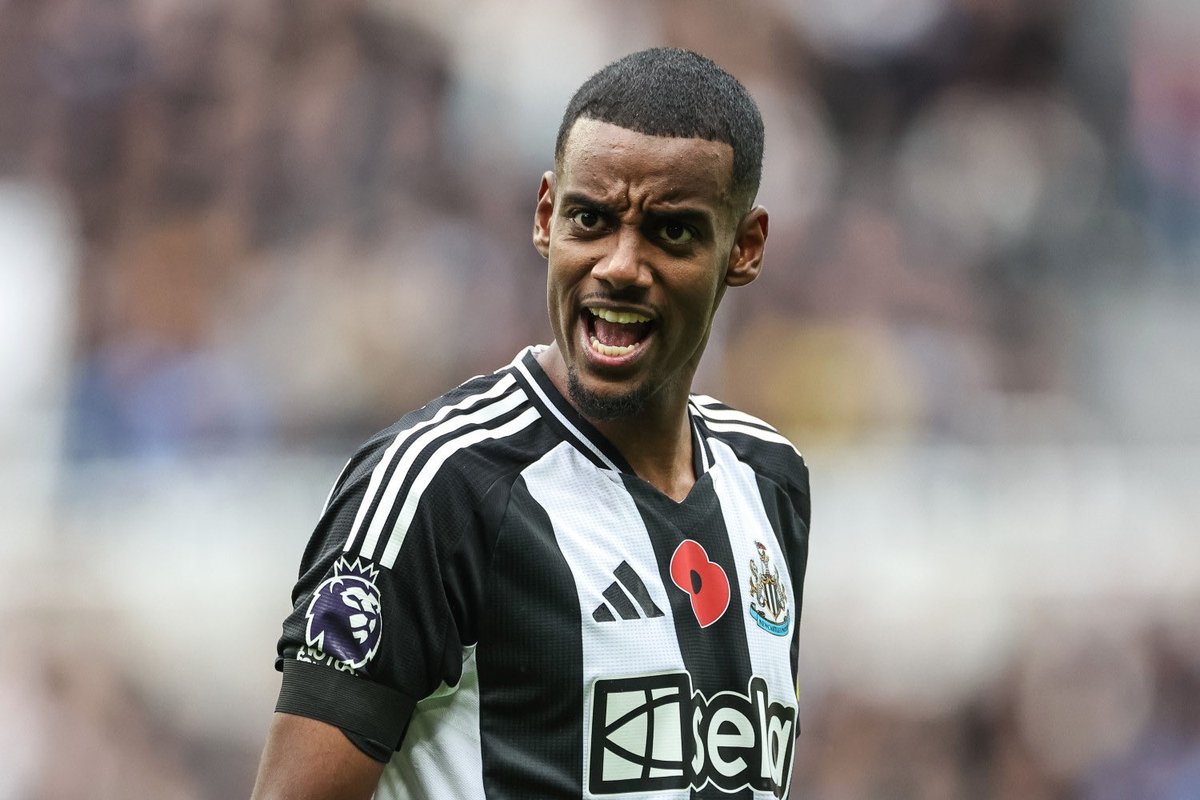 indykaila News (@indykaila) on Twitter photo Exclusive 💣💣
As stated exclusively by <a href="/indykaila/">indykaila News</a> sources, Eddie Howe & Alexander Isak held meeting yesterday evening at 6pm.
Now our source has the details 👇
💬 Eddie Howe, while understanding, insisted he still needs to join the team on their tour in the Far East
This Exclusive 💣💣
As stated exclusively by <a href="/indykaila/">indykaila News</a> sources, Eddie Howe & Alexander Isak held meeting yesterday evening at 6pm.
Now our source has the details 👇
💬 Eddie Howe, while understanding, insisted he still needs to join the team on their tour in the Far East
This