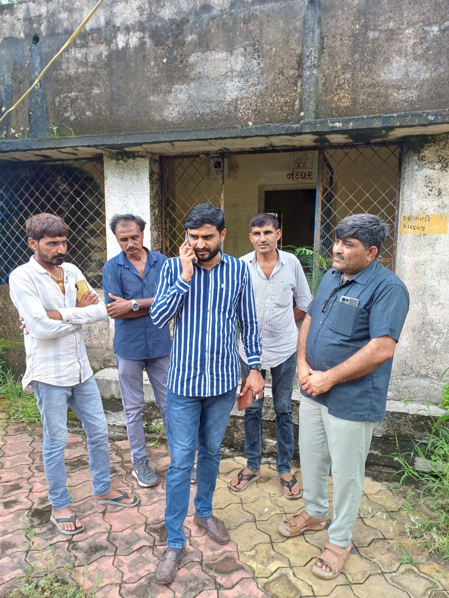 PravinRam_'s tweet image. આજ રોજ કેશોદના બામણાસા ઘેડ ગામે કોળી સમાજમા એક ખોટકાના કામે હાજરી આપી હતી ત્યારે કોળી સમાજના અમુક જાગૃત યુવાનોએ આંગણવાડી બાબતે રજુવાત કરતા ત્યાં સ્થળ પર જઈ મુલાકાત લીધી અને જવાબદાર અધિકારી સાથે ટેલિફોનીક ચર્ચાઓ કરી
પ્રવીણ રામ
આમ આદમી પાર્ટી
