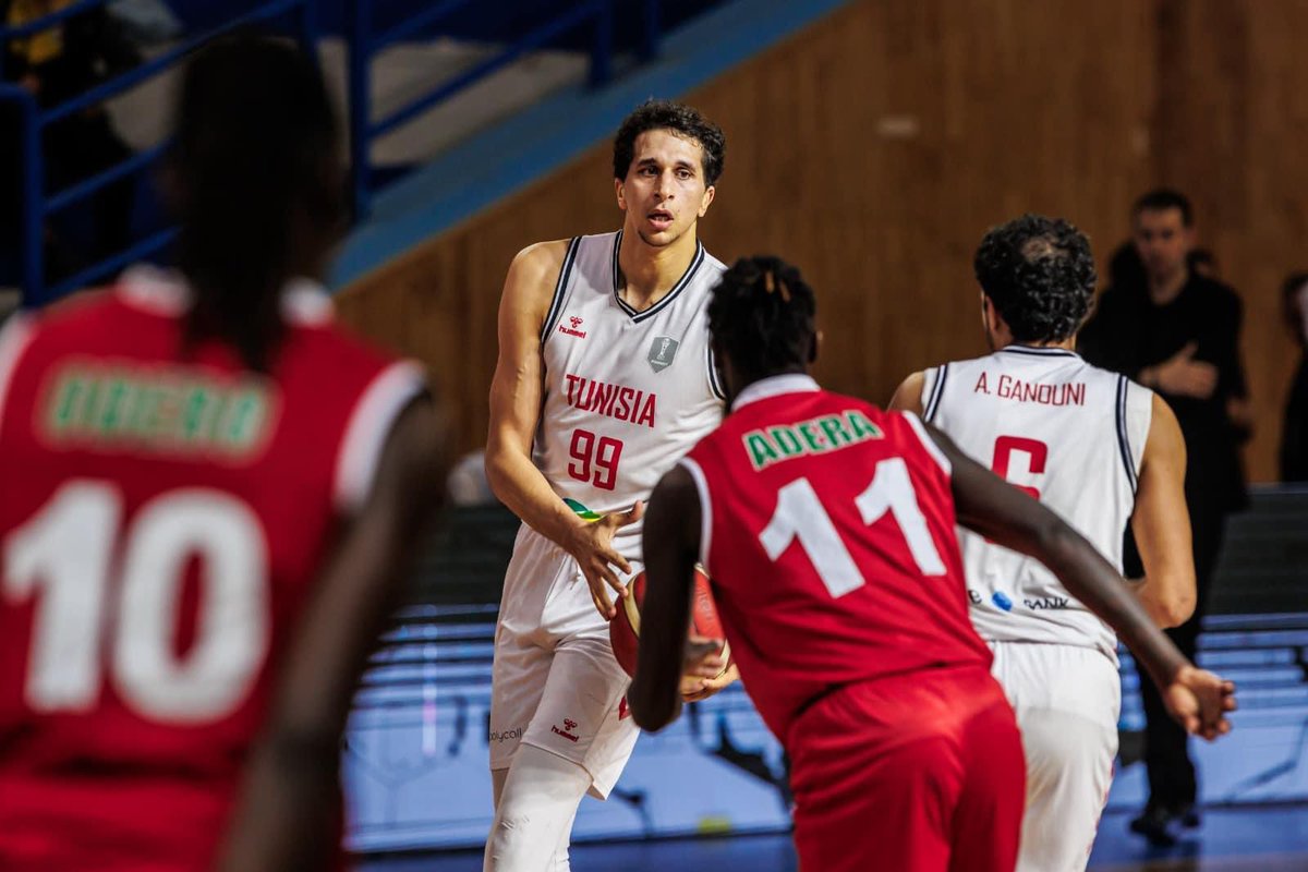 CBC_Valladolid's tweet image. 🏀 Nuestro Fares Ochi y su selección de Túnez inician mañana el Campeonato Árabe de Naciones de Baréin para preparar a su vez el #afrobasket2025 de Angola.
💪 Bahiya, @FaresOchi99!
@UEMC #PucelaBasket