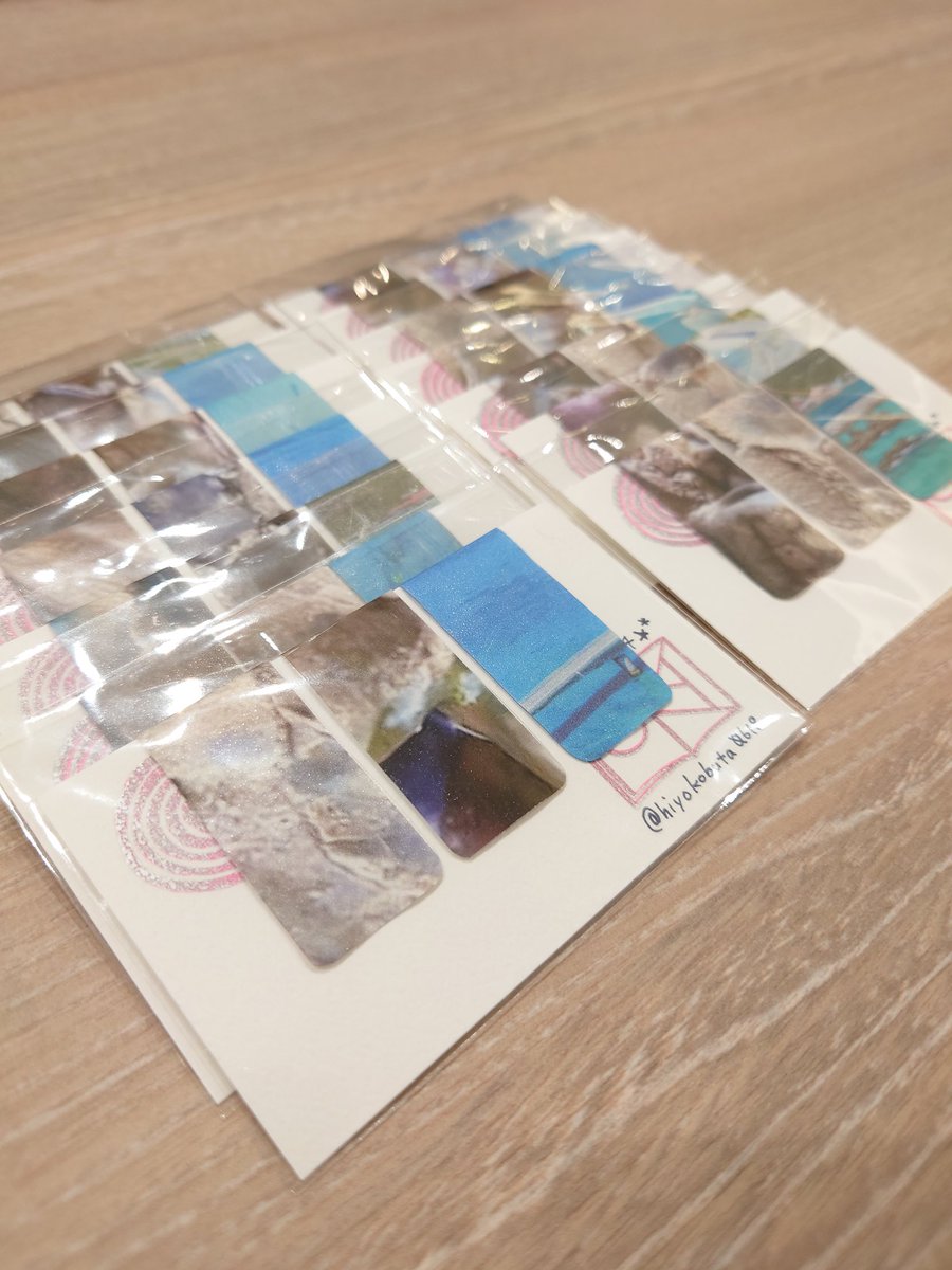 hiyokobuta0618's tweet image. 数少ないけど
#マグネットしおり でけた🙌
8月の展示会で
もらってもらえたら嬉しいな😌
3つ目は
伊平屋島の新聞で作ったよ🐰
#キリトリセカイ #ハンドメイド #handmade #手作り #okamade #Cocco #Cocco活動 #Cocco工作部 #ファンアート #Cocco好き #Cocco好きさんと繋がりたい