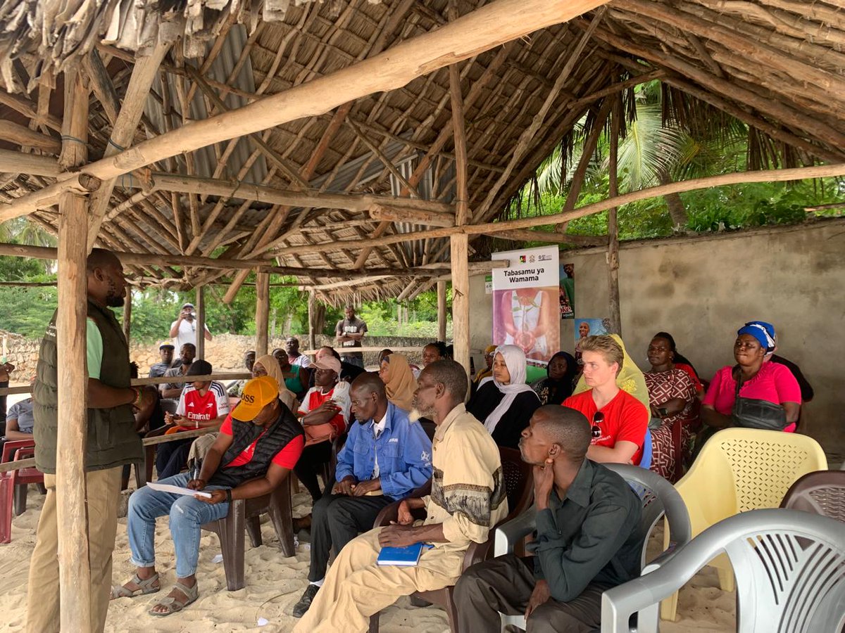 Cwid4Cwid's tweet photo. With support from #ForumCiv, CWID led a vibrant cleanup at Barakuda Beach in Likoni uniting garbage collectors, waste management orgs &amp; locals.
We held vital conversations on beach protection, community roles &amp; sustainable action.
#CWIDGender
#TabasamuYaWamama
#CommunityAction https://t.co/UWjMqR0y4B