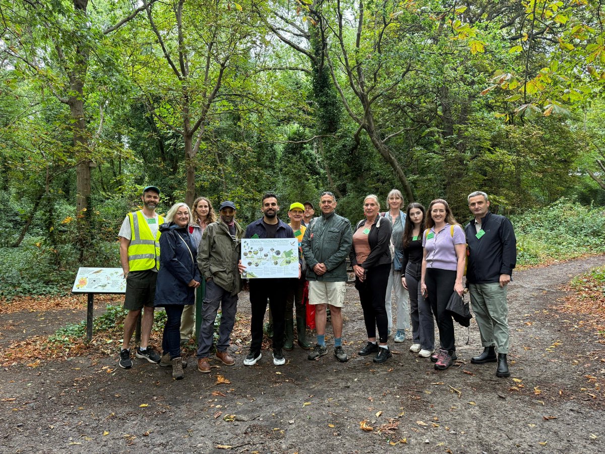 LDN_environment's tweet image. This week, Deputy Mayor @metecoban92 visited @groveparkSE12 to see the @BaringTrust vision for Grove Park District Park, where they have created new accessible and nature-rich green space for the local community.