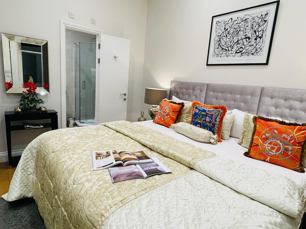 Lakapartments (@lakapartments) on Twitter photo Our #servicedapartments are perfectly located for #summer #holiday visit to <a href="/V_and_A/">V&A</a> <a href="/RoyalAlbertHall/">Royal Albert Hall</a>
<a href="/bbcproms/">BBC Proms</a> <a href="/NHM_London/">Natural History Museum</a> <a href="/young_vam/">Young V&A</a> <a href="/sciencemuseum/">Science Museum</a>
tinyurl.com/2929swu4
#London #travel #familytime #holiday #familytravel #WeekendVibes #vacations #citybreak <a href="/visitlondon/">Visit London</a> Our #servicedapartments are perfectly located for #summer #holiday visit to <a href="/V_and_A/">V&A</a> <a href="/RoyalAlbertHall/">Royal Albert Hall</a>
<a href="/bbcproms/">BBC Proms</a> <a href="/NHM_London/">Natural History Museum</a> <a href="/young_vam/">Young V&A</a> <a href="/sciencemuseum/">Science Museum</a>
tinyurl.com/2929swu4
#London #travel #familytime #holiday #familytravel #WeekendVibes #vacations #citybreak <a href="/visitlondon/">Visit London</a>