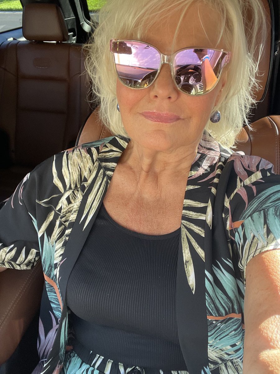 MattilaKarita's tweet image. Adventure ahead: off to dentist, broke a tooth ๐ซ
No vacation without excitementโฆ sigh
So you smile for me, please, itโs a Happy Thursday after all ๐
Much love, still sharing LOADS of it ๐๐๐๐๐