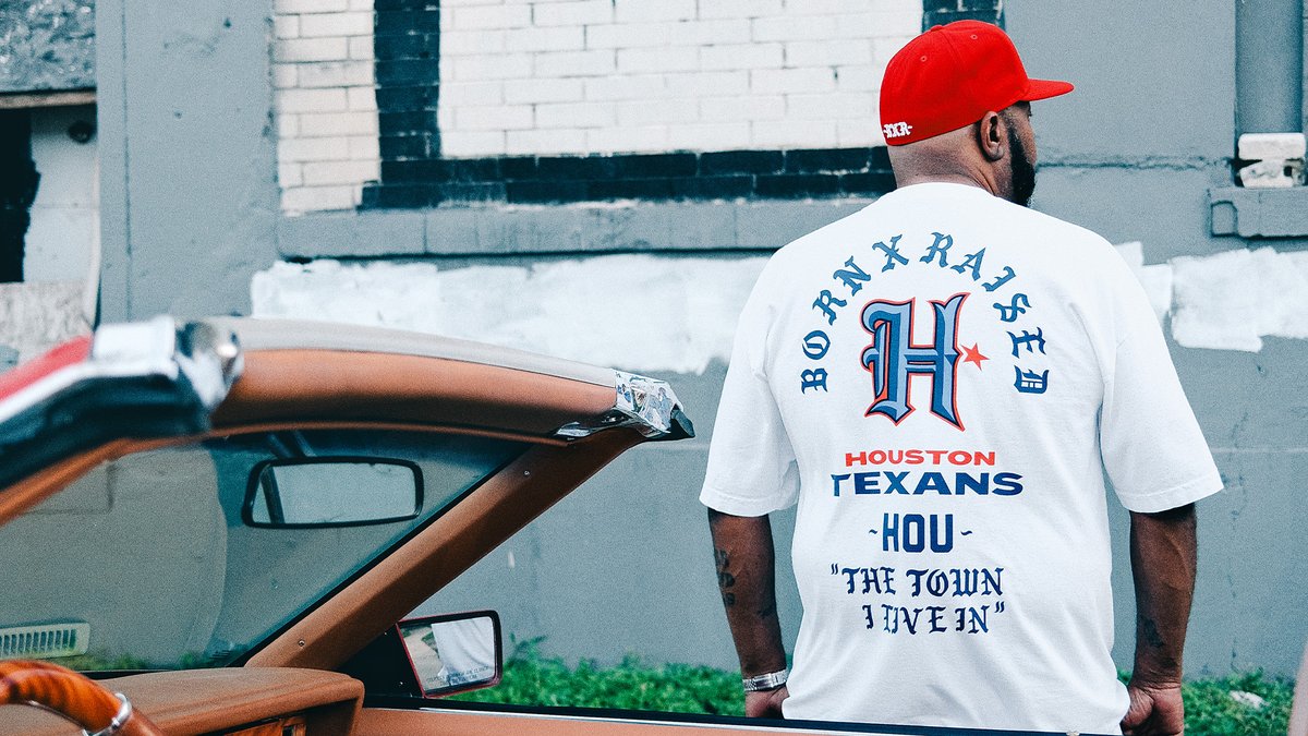 HoustonTexans's tweet image. 🚨 New training camp merch 🚨
Come cop these exclusive Born x Raised Texans training camp tees and shorts at our open practice on Saturday 7/26 or at the team store! 🔥