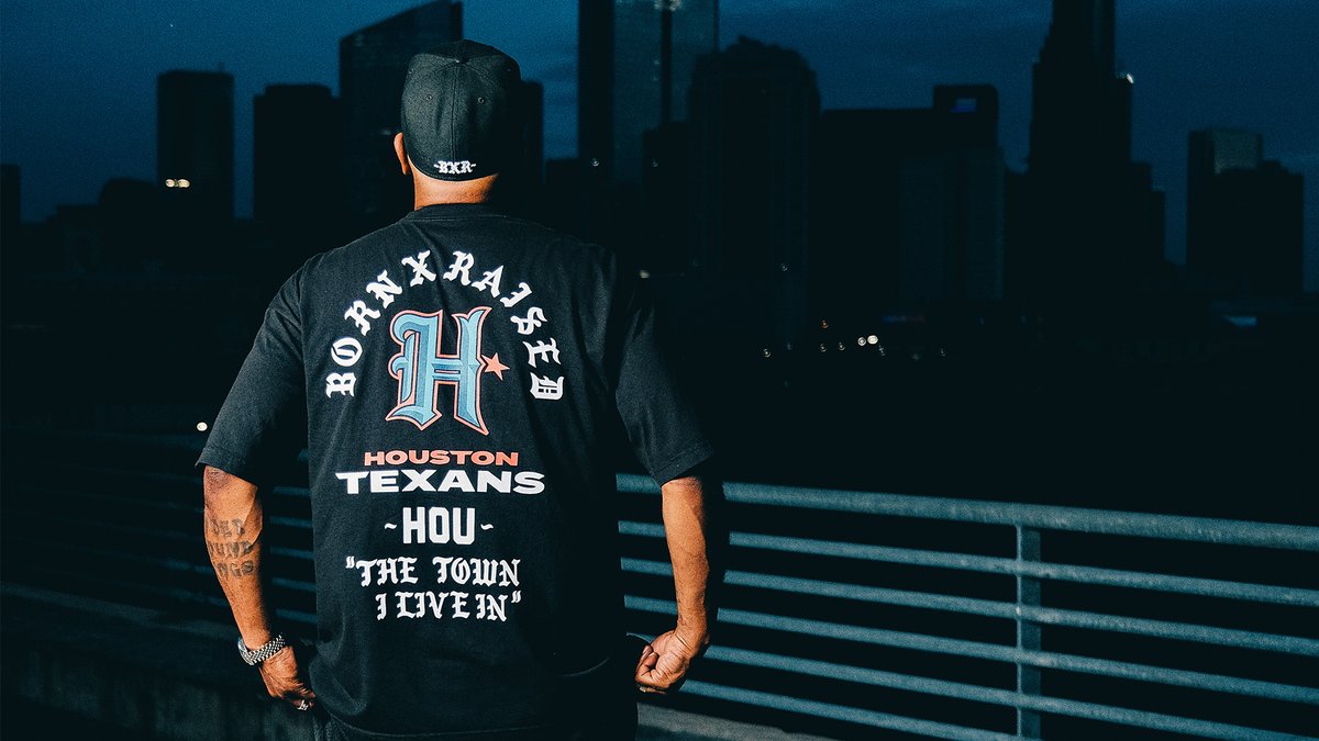 HoustonTexans's tweet image. 🚨 New training camp merch 🚨
Come cop these exclusive Born x Raised Texans training camp tees and shorts at our open practice on Saturday 7/26 or at the team store! 🔥
